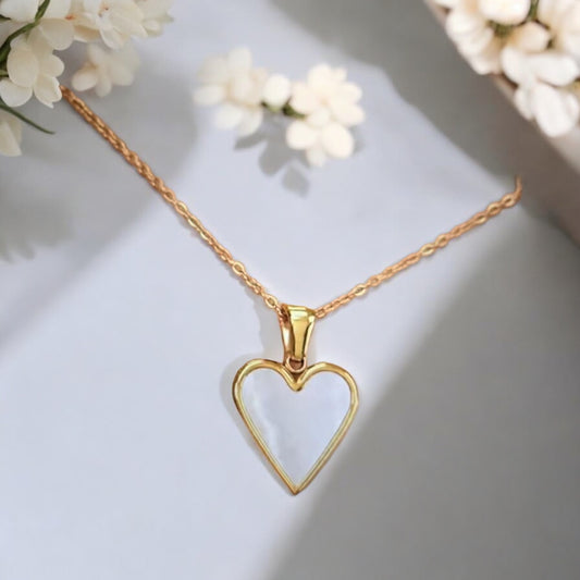 Collar de corazón blanco / White Heart Necklace